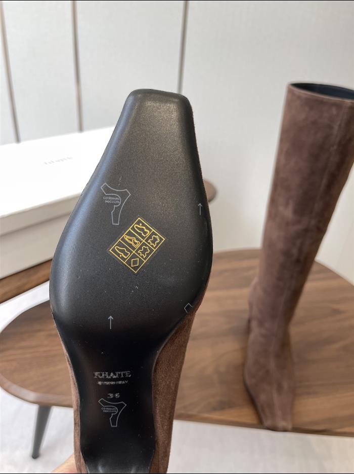 2025112817449410 480